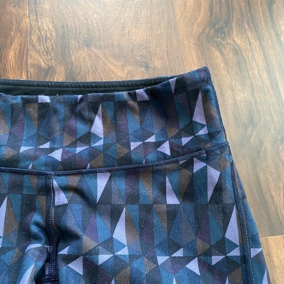 Lululemon Wunder Under Pant Full-On Luon
Stained Glass Love Nightfall Size 6 - Picture 2 of 5